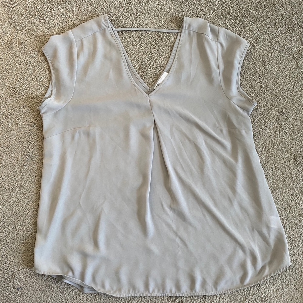 Chiffon gray shirt sleeve top